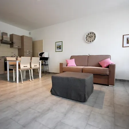 Sweet Dora Apartment